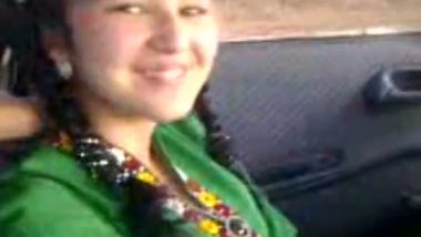 Kashmiri Girl B Oob Press In Car - Kashmiri Teen College Girl Boob Pressed By Cousin In Running Car ...