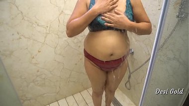 Indian Bhabhi Nude in Bathroom and Shave Pussy Hair