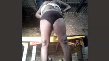Village Bhabhi Showing Her Nude Body Part 1