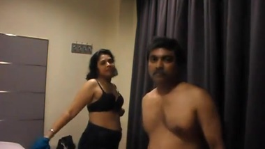 Desi tamil aunty with boss in hotel.mp4