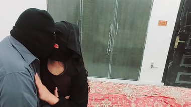 Pakistani Muslim Hijab Girl Anal Fucked By Her Father,s Friend With Clear Hindi Audio