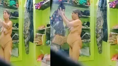 Desi bhabhi dress change viral MMS