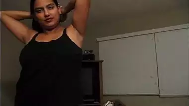 The guy cums on his GF?s face in the Punjabi sex video