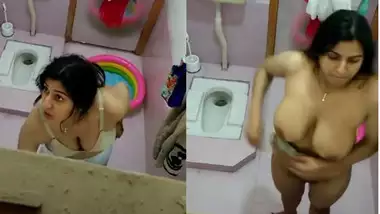 while bathing caught Paki girl. Scandal Desi XXX video
