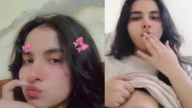 Desi beauty lifting bra one side boob show viral MMS