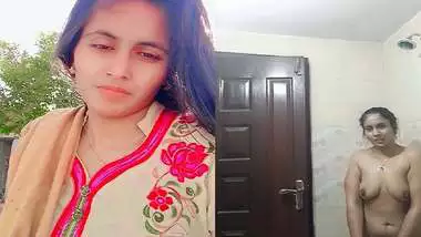 Sex affair MILF nude bath video update for lover