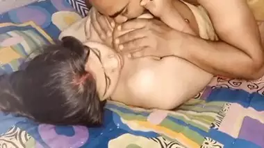 Man gives a loan to a hot lady after her desi chudai