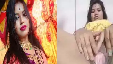 Boudi lifting nighty naked pussy pics and videos