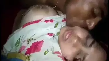 Married couple?s midnight romantic desi sex video